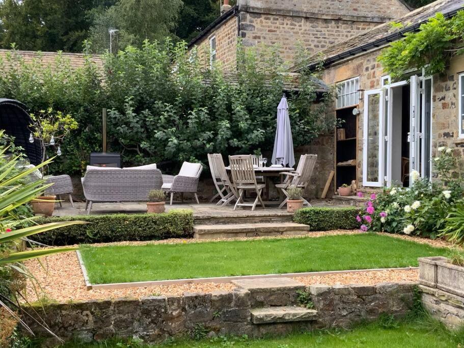 Luxury Barn Conversion At Rudding Harrogate Exterior photo
