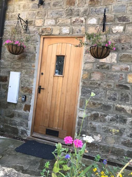 Luxury Barn Conversion At Rudding Harrogate Exterior photo